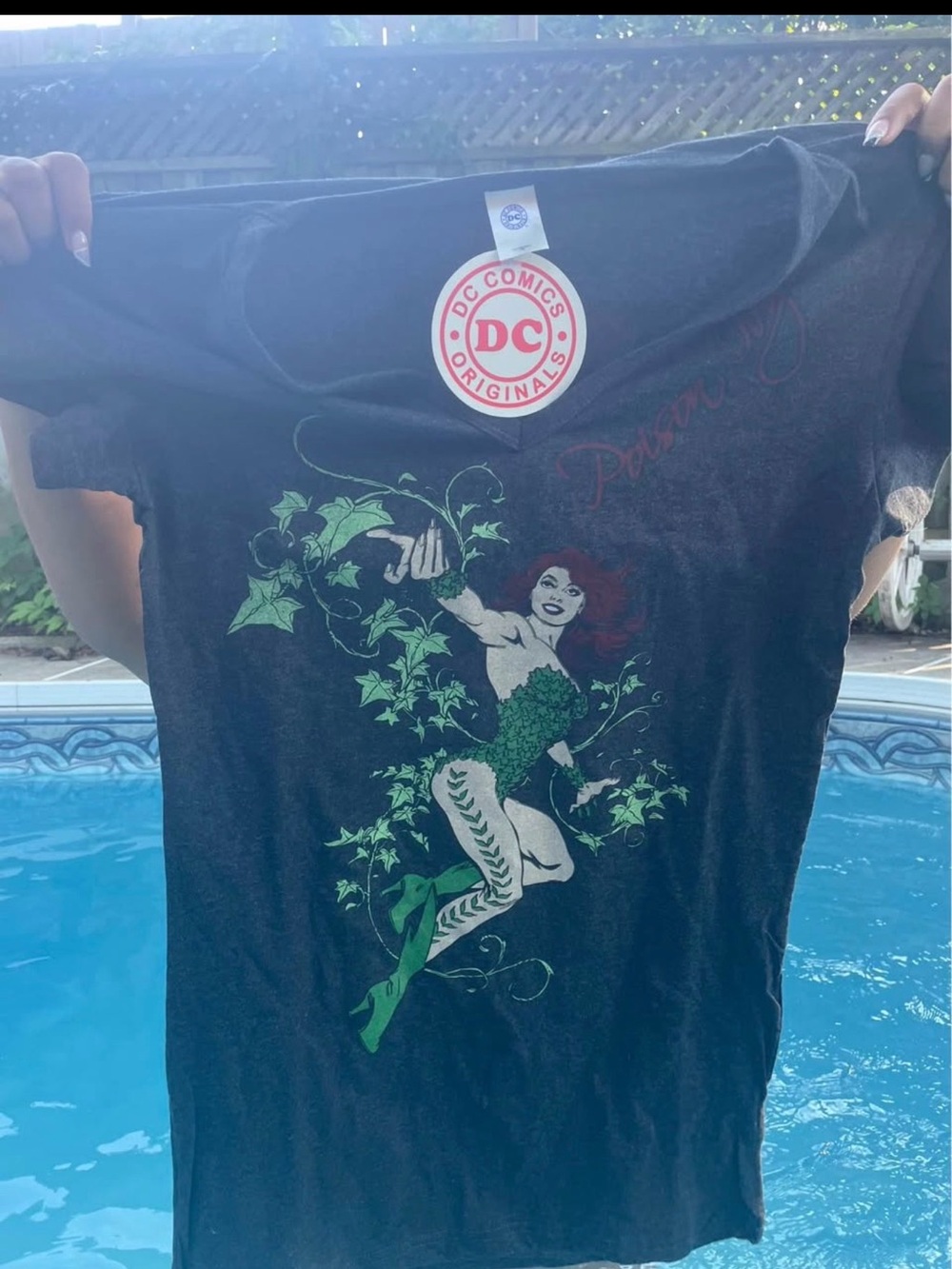 DC Comics Originals Poison Ivy Black Graphic Tee size XL woman’s top T-shirt